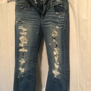 American Eagle Distressed Crop